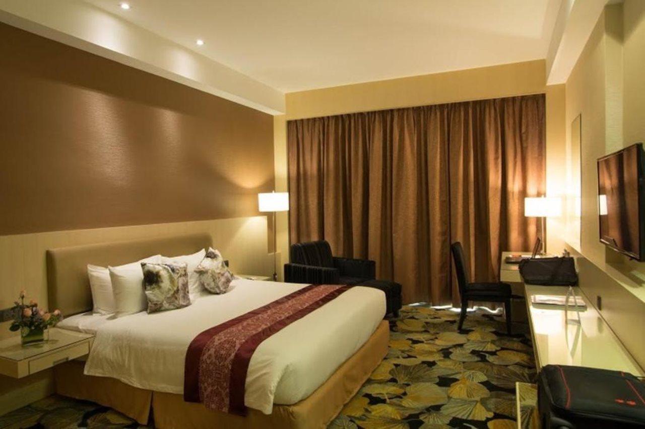 Imperial Hotel Kuching Kültér fotó