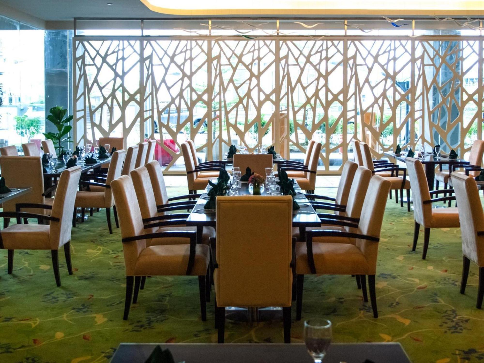 Imperial Hotel Kuching Kültér fotó