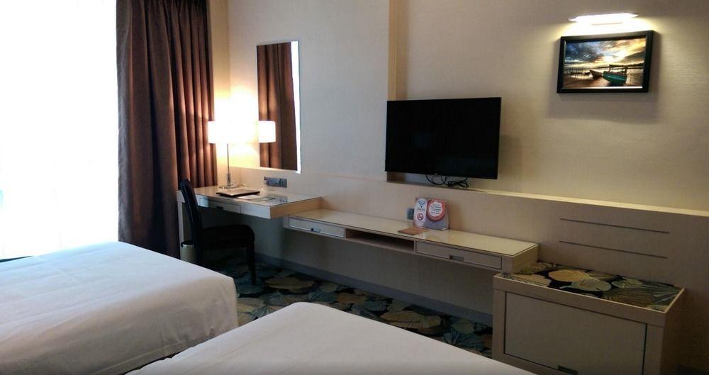 Imperial Hotel Kuching Kültér fotó
