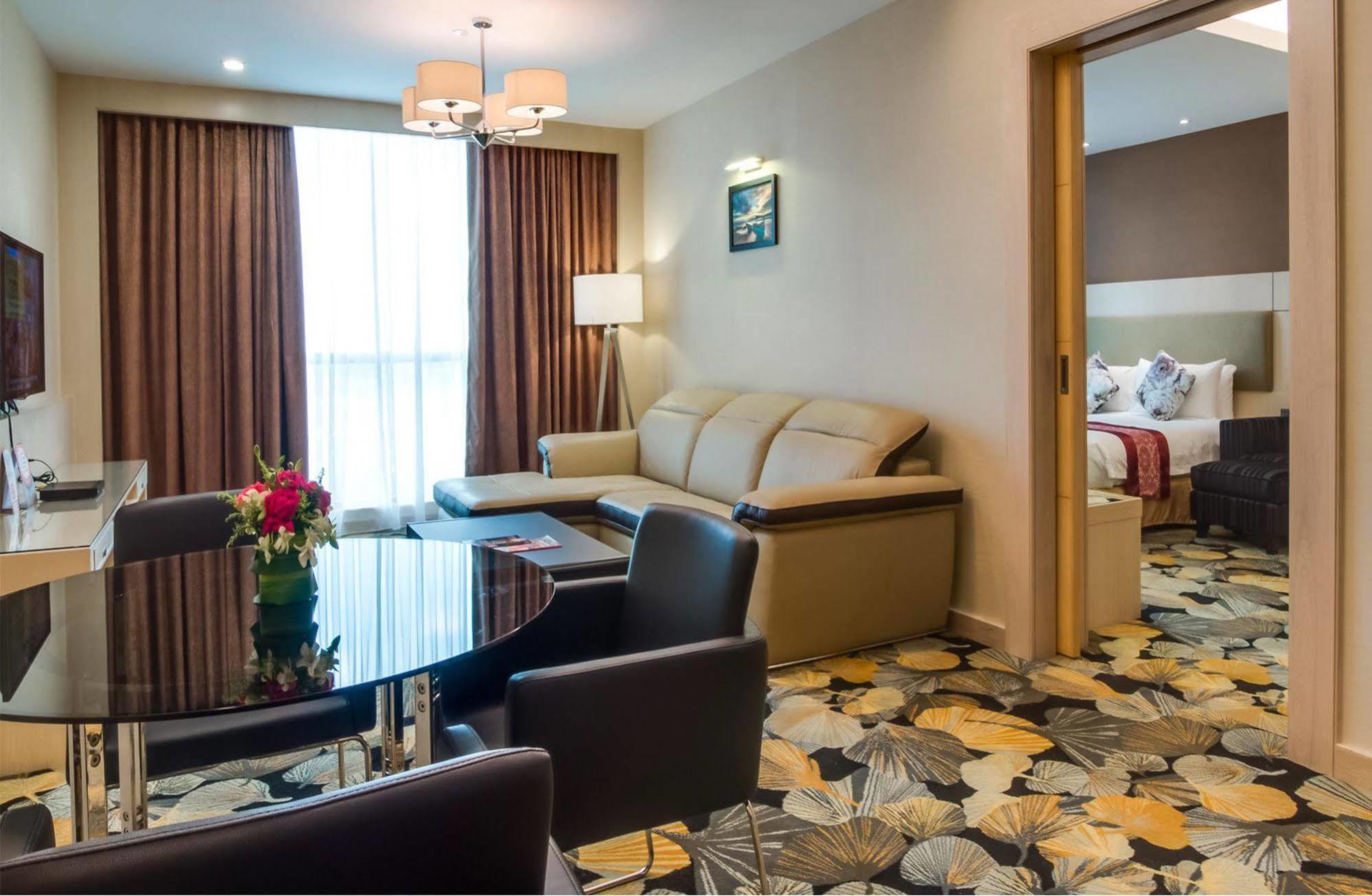 Imperial Hotel Kuching Kültér fotó