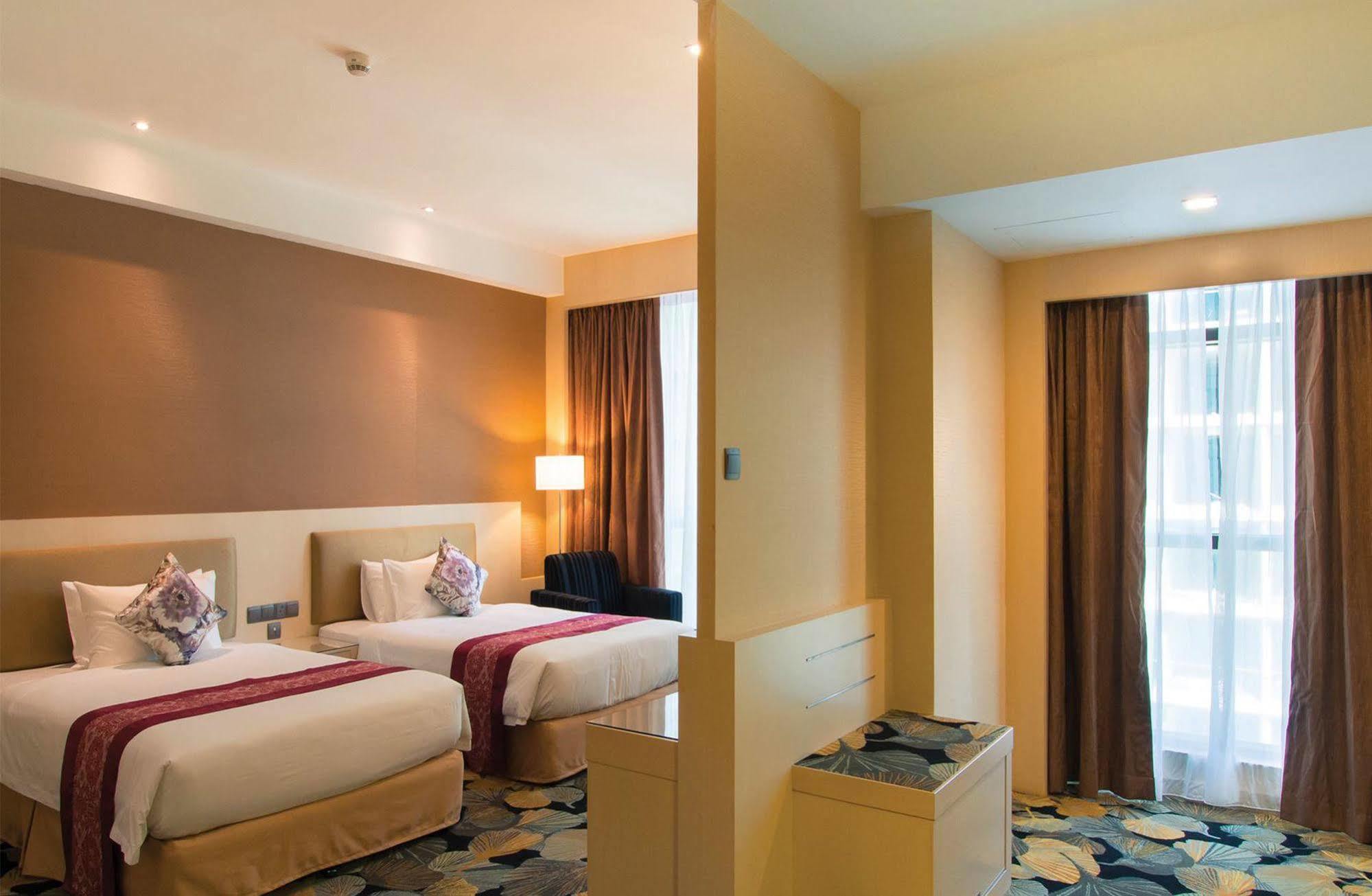 Imperial Hotel Kuching Kültér fotó