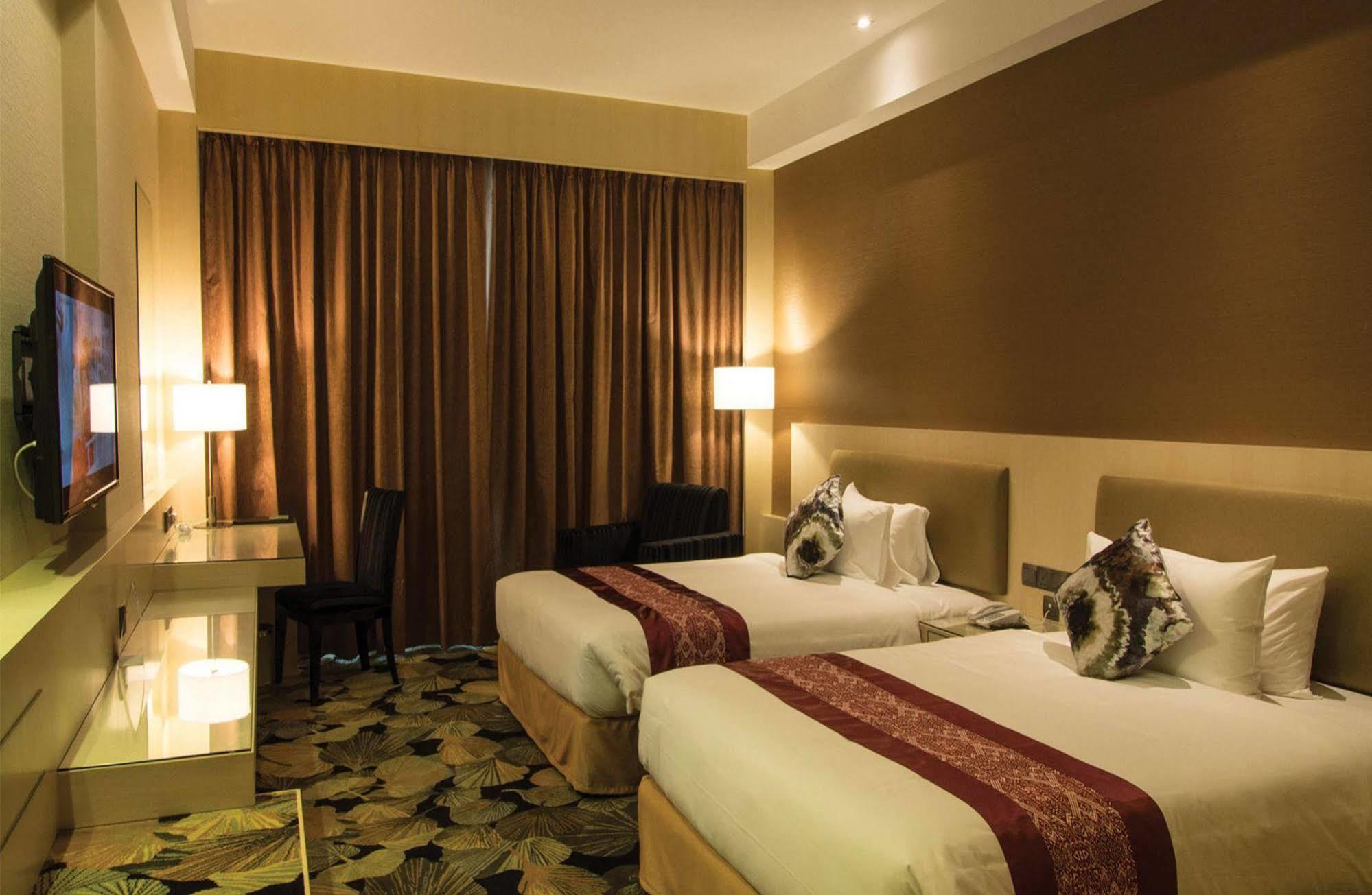 Imperial Hotel Kuching Kültér fotó